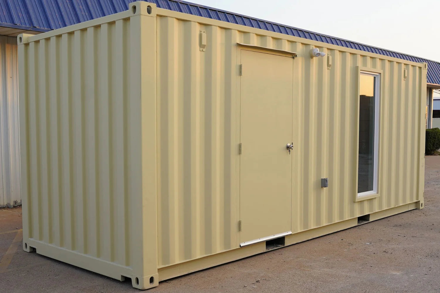 20ft Modern Cabin Shipping Container (20STMCBN)