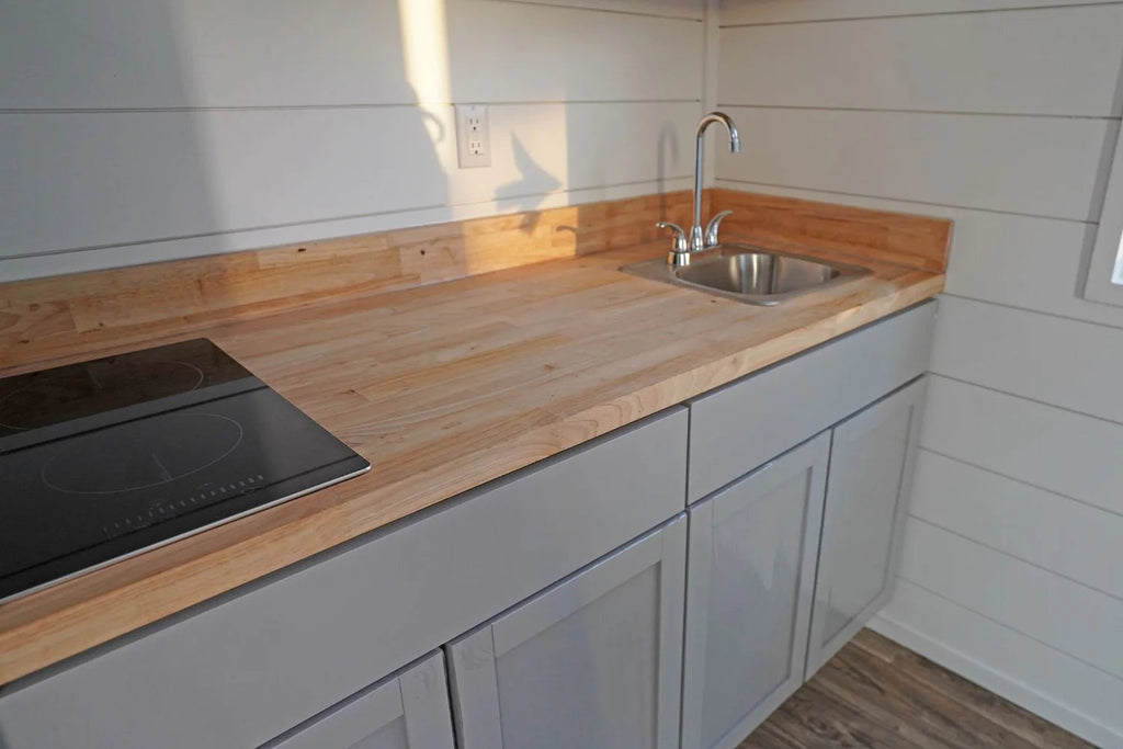 20ft Modern Cabin Shipping Container (20STMCBN)