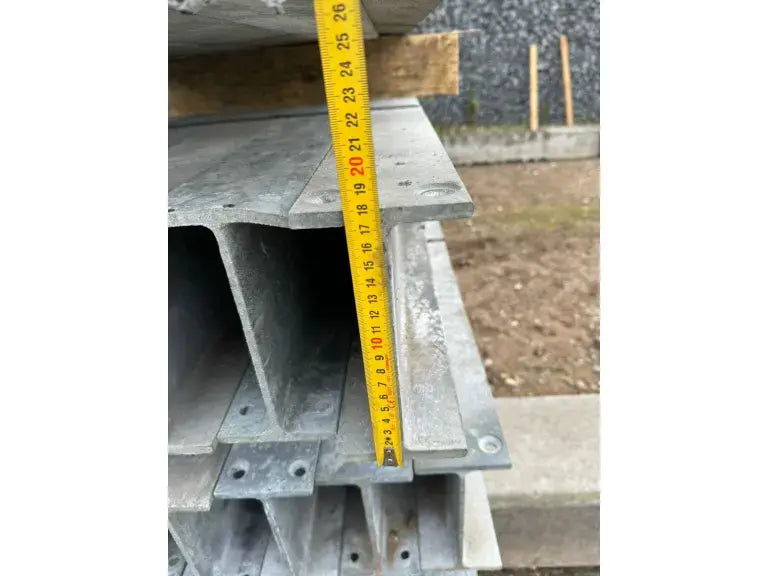 IPE 180 steel beam (10x)