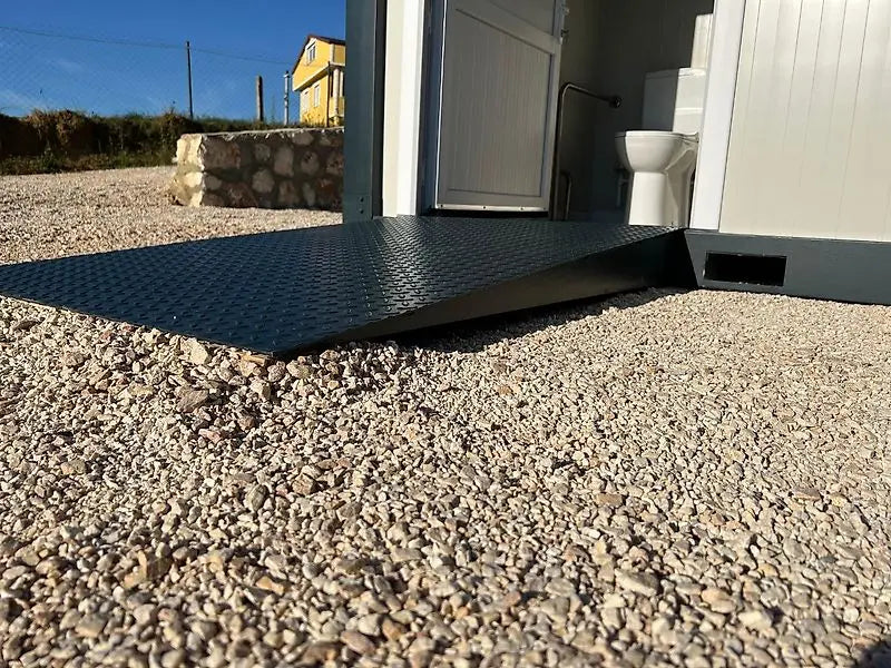 Toilet container for disabled people, 220 x 220 cm