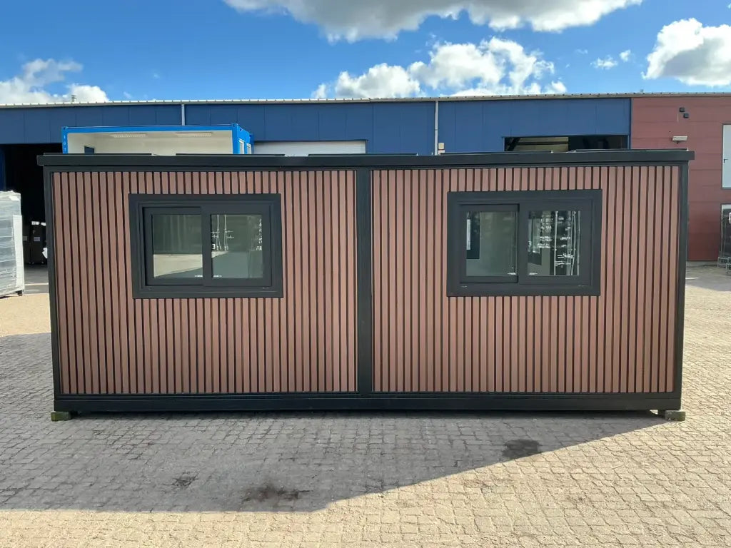 Mobile living unit / Tiny home with bathroom