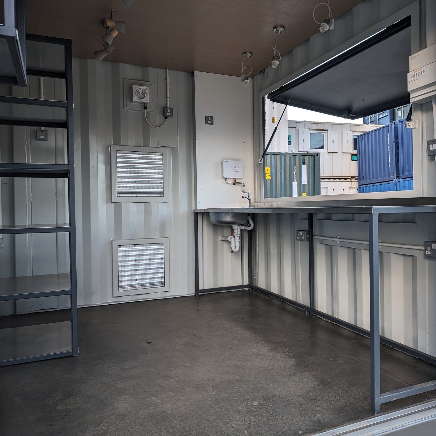 10Ft Customized Container Stylish Pop-Up Bar
