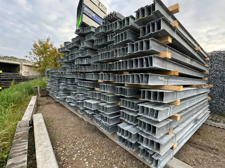 IPE 180 steel beam (10x)