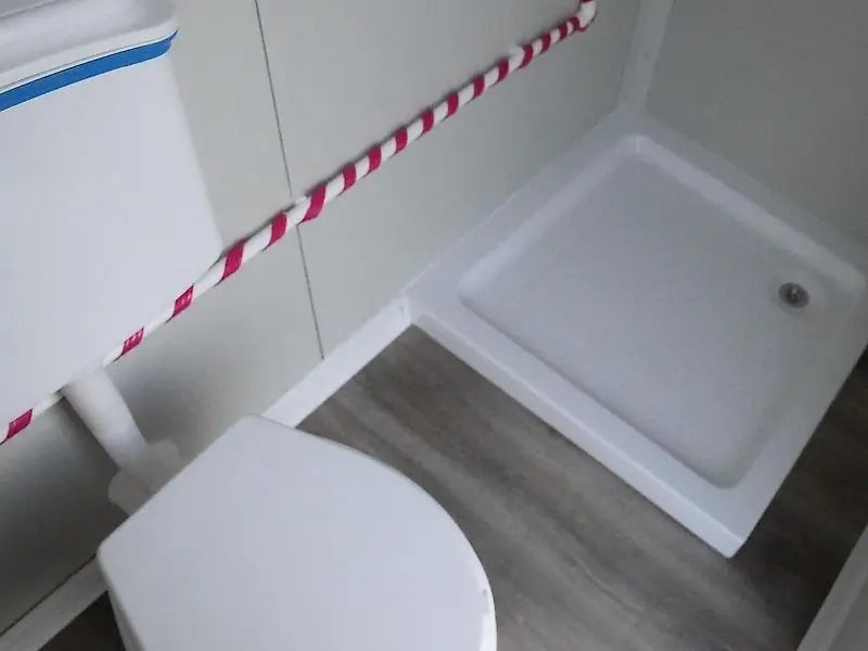 Sanitary container, toilet and shower 120×220 NEW