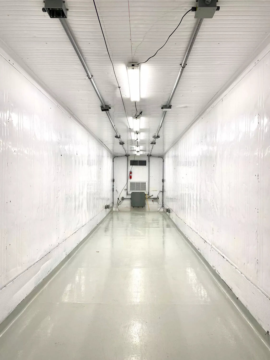 40 Foot High Cube Insulated Shipping Container with 5 Ton Bard HVAC