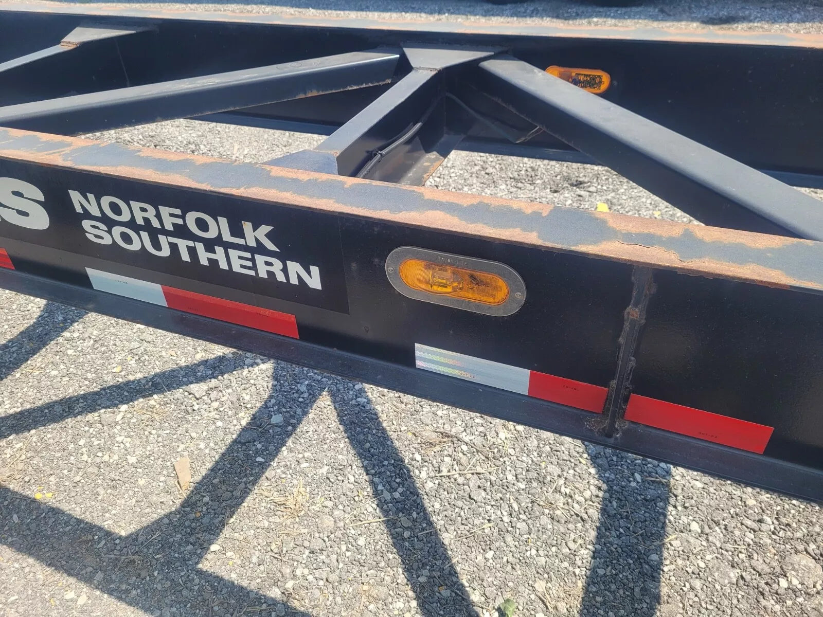 53ft Hyundai Shipping Container Chassis – 2011