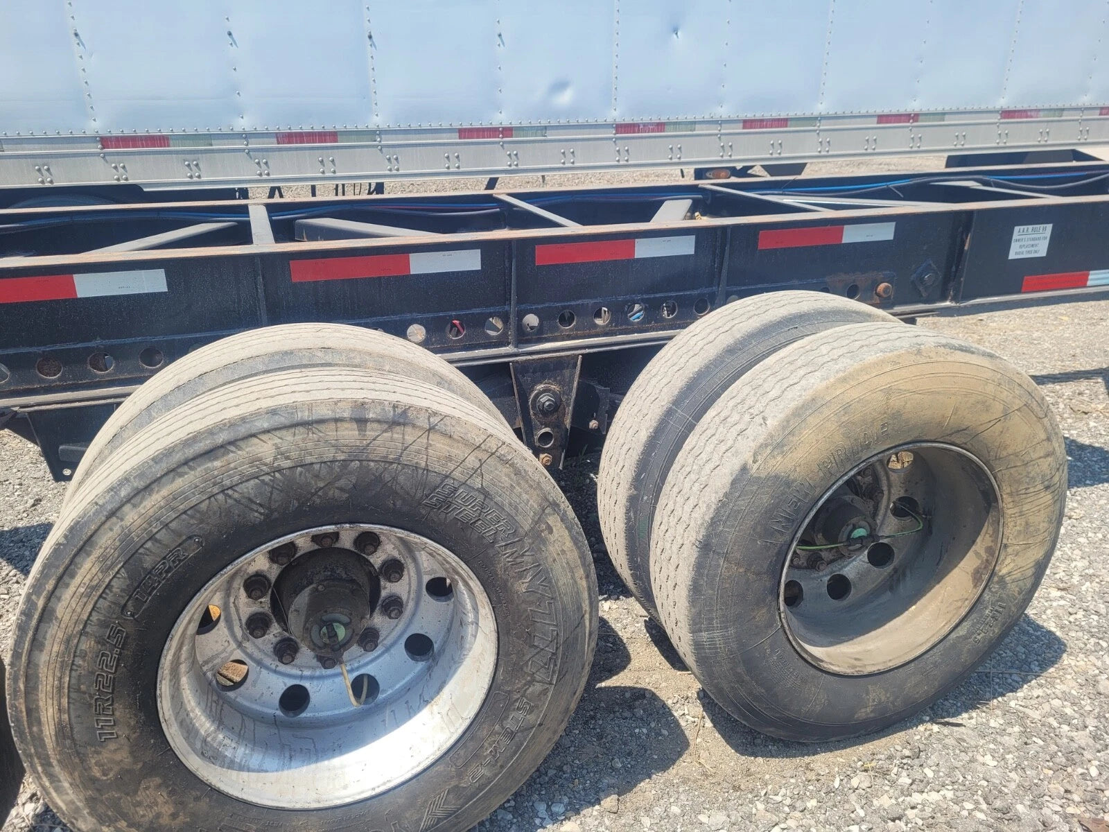 53ft Hyundai Shipping Container Chassis – 2011