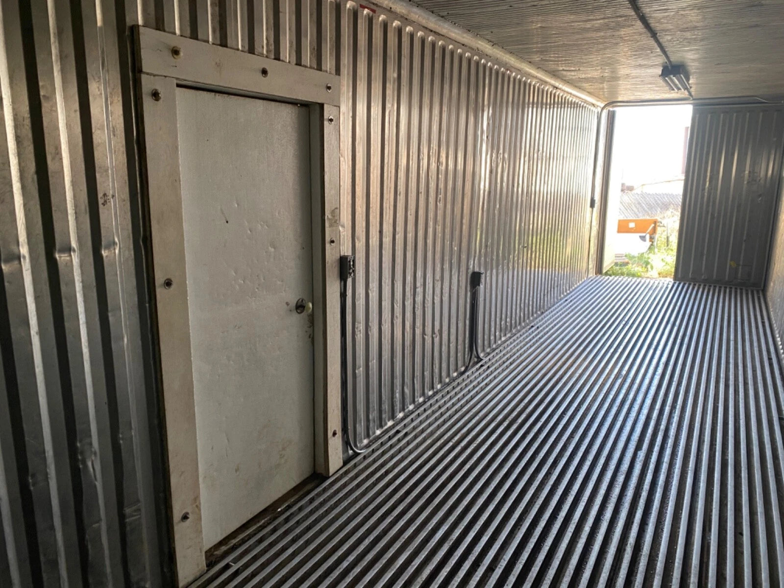 40ft Refrigerated Shipping Container – With Custom Side Door Access